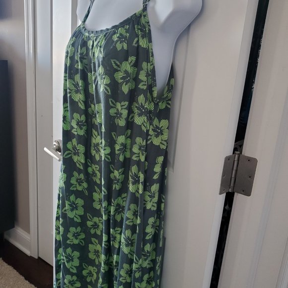 Pretty and Versatile Floral Spaghetti Strap Tunic Dress from Hawaii, One Size - Picture 4 of 9